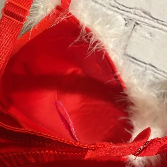 Pucker Up Red Fur Trimmed Mrs.Clause Nightgown - Picture 11 of 12